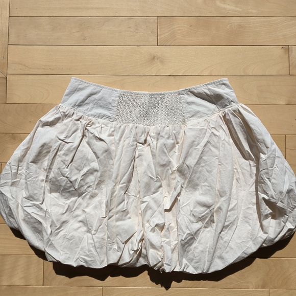 Urban Outfitters Myra Drop-Waist Bubble Mini Skirt Size Small - Picture 2 of 8